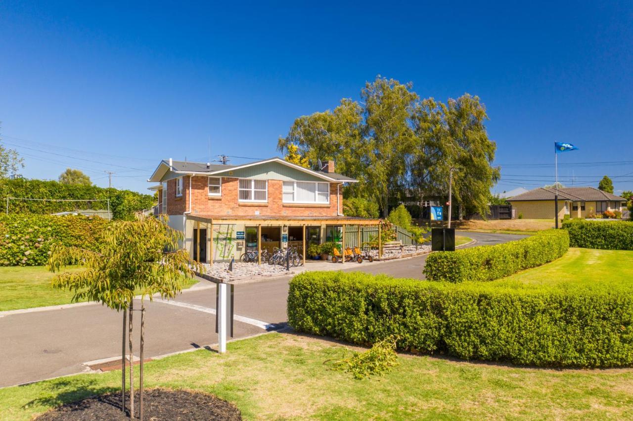 Cambridge Top 10 Holiday Park Екстериор снимка