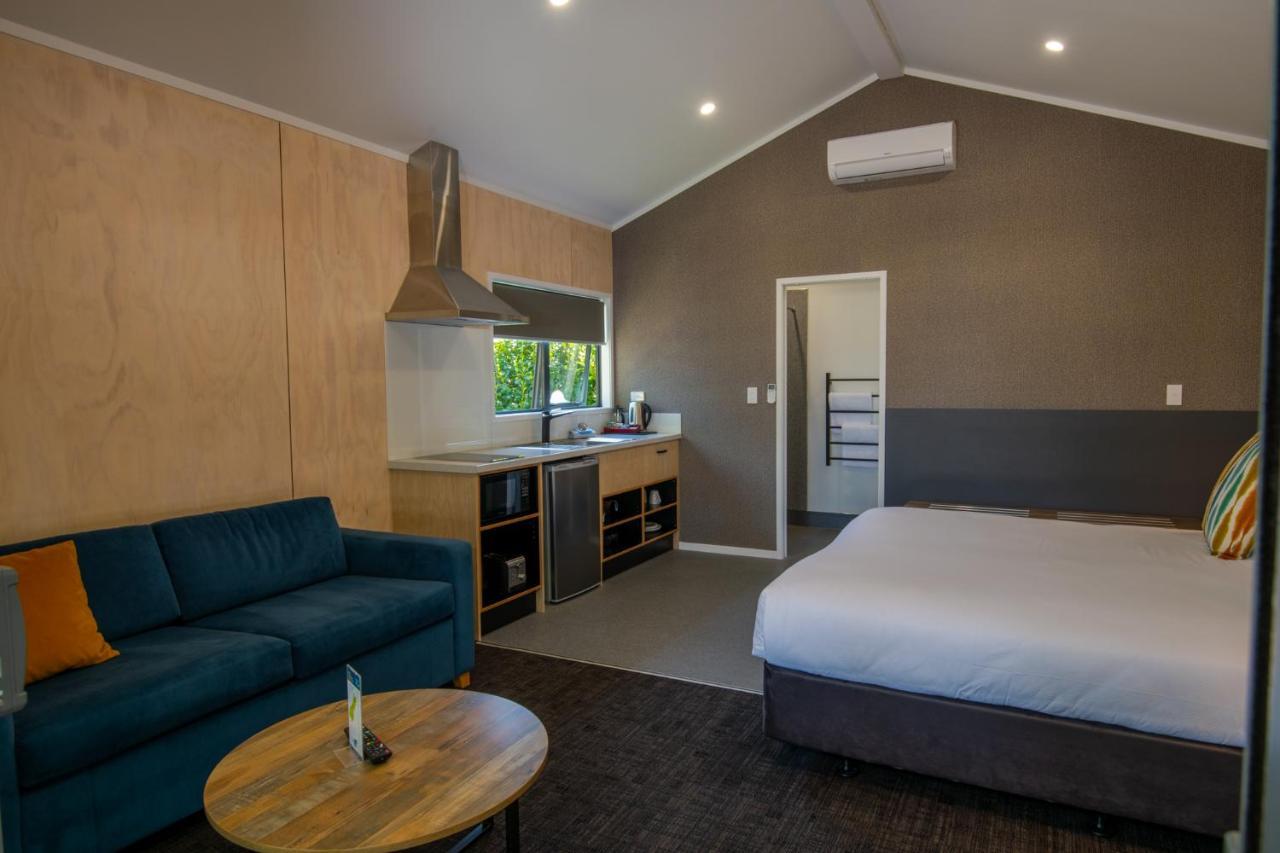 Cambridge Top 10 Holiday Park Екстериор снимка