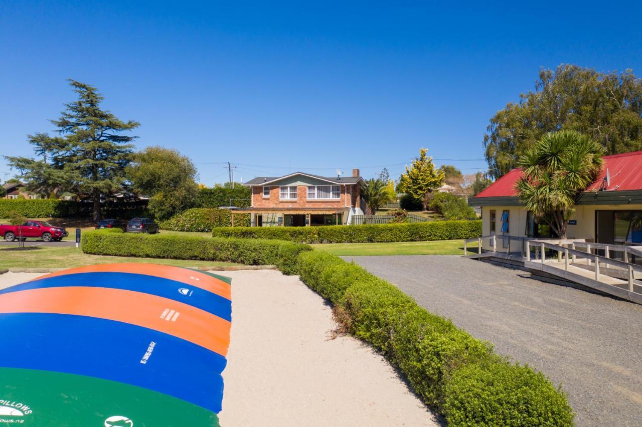 Cambridge Top 10 Holiday Park Екстериор снимка