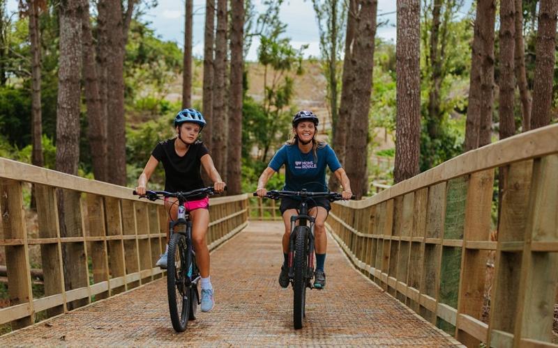 Cambridge Top 10 Holiday Park Екстериор снимка