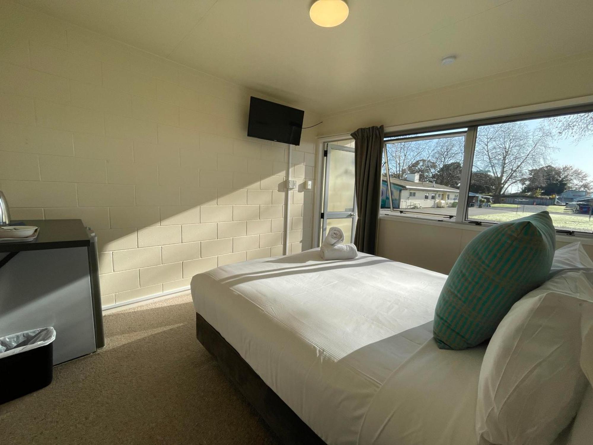 Cambridge Top 10 Holiday Park Екстериор снимка