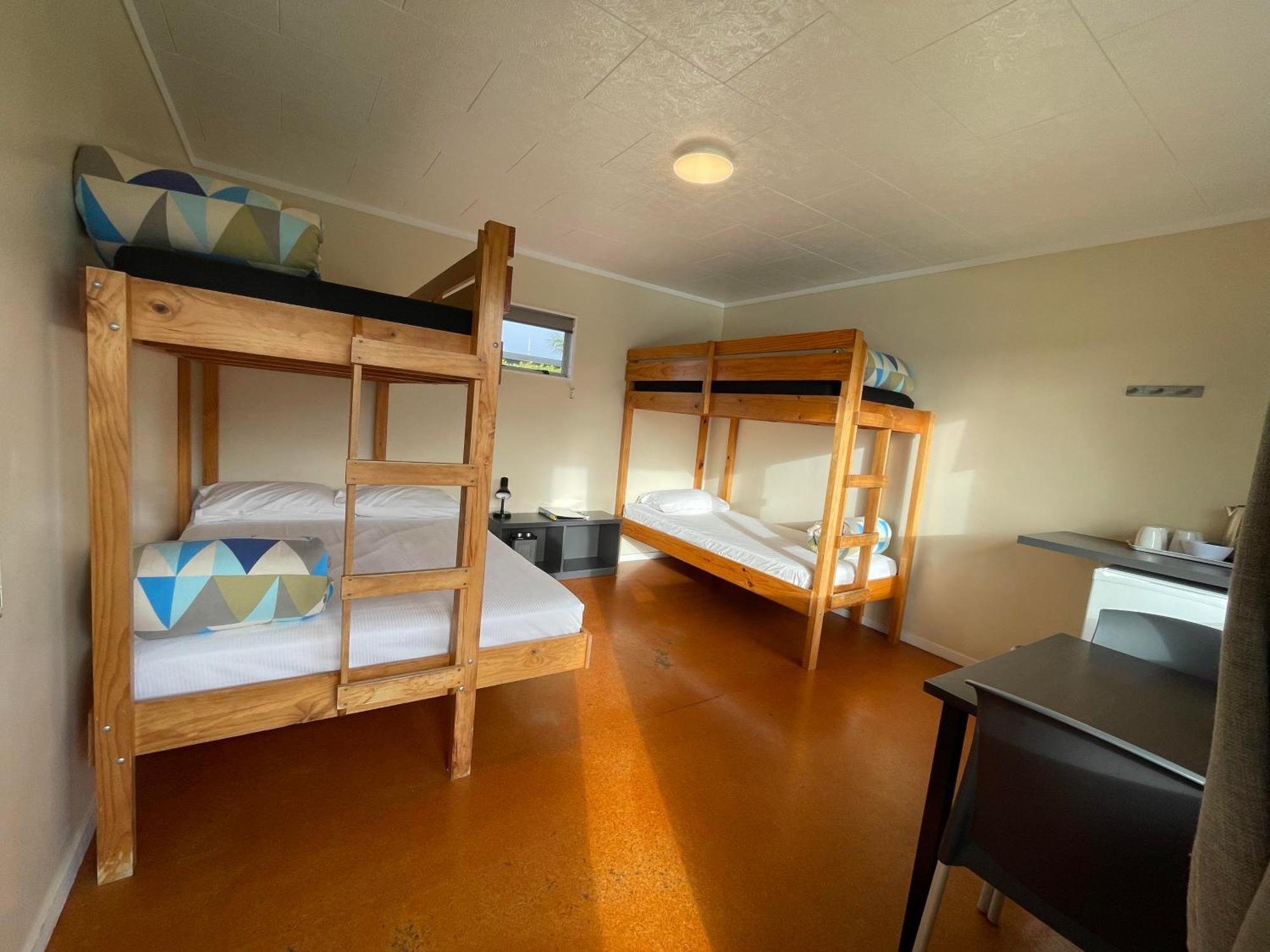 Cambridge Top 10 Holiday Park Екстериор снимка