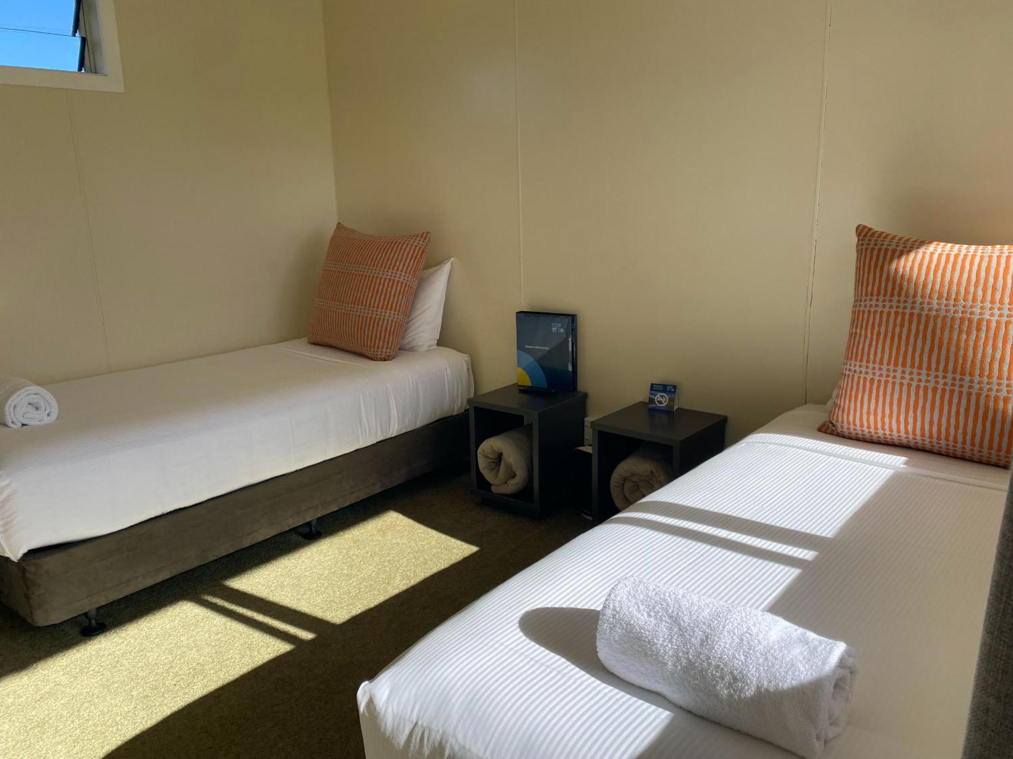 Cambridge Top 10 Holiday Park Стая снимка